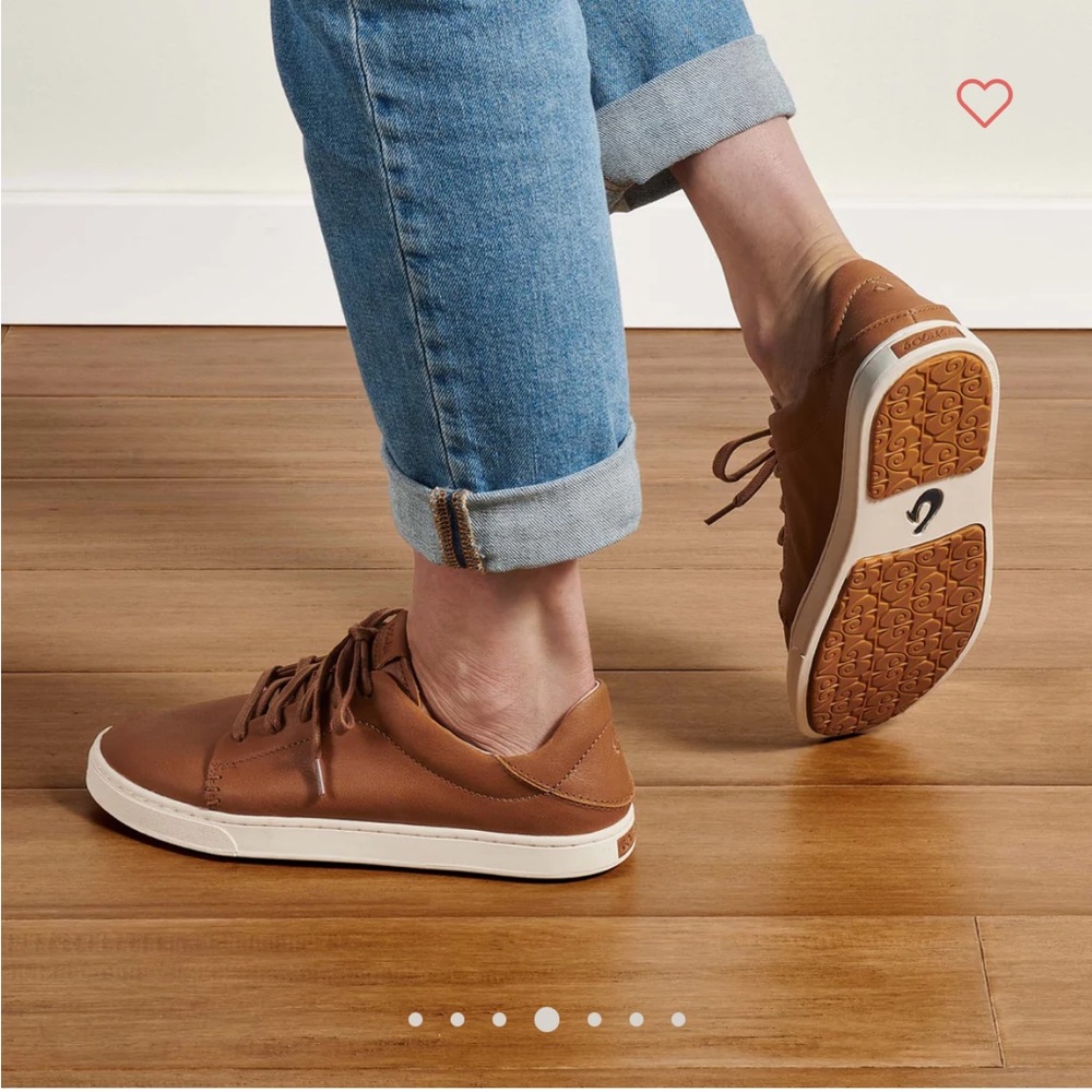 OliKai Tan Pehuea Lī ‘Ili Women’s Sneaker